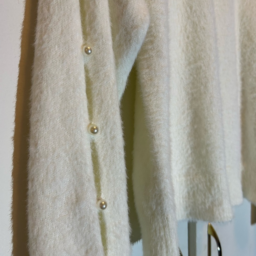 Chic nikkak Cream Women's Crew Neck Sweater - Picture 6 of 12